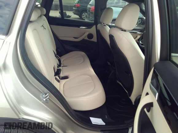 2021 BMW X1 sDrive28i z VIN WBXJG7C09M5U26043, wystawiony jako IAAI lot #36062187 z przebiegiem 14 844 mil mil oraz . Historia ofert i sprzedaży dostępna na DreamBid. Obrazek 8.
