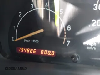 1999 Saab 9-3 z VIN YS3DF58N5X2063017, wystawiony jako IAAI lot #41592018 z przebiegiem 194 886 mil mil oraz . Historia ofert i sprzedaży dostępna na DreamBid. Obrazek 7.