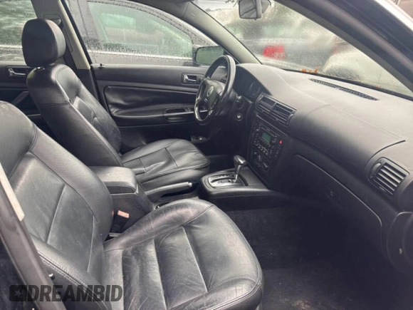2003 Volkswagen Passat GLS z VIN WVWPD63B03P253883, wystawiony jako Copart lot #60533185 z przebiegiem 170 000 mil mil oraz Czysty tytuł • Clean title. Historia ofert i sprzedaży dostępna na DreamBid. Obrazek 5.