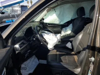 2022 Kia Telluride S with VIN 5XYP6DHC6NG223230, listed as a Copart auction lot 44393595 with 31,697 mi miles and Clean title. Bid and sale history available at DreamBid. Image 7.