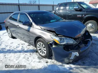 2015 Toyota Camry XLE with VIN 4T4BF1FK6FR465360, listed as a IAAI auction lot 41615471 with 166,584 mi miles. Bid and sale history available at carsss.com. Image 1.