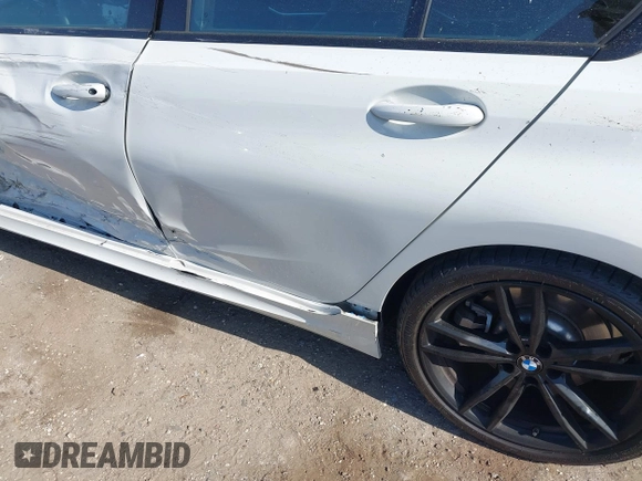 2020 BMW 3 Series 330i с VIN 3MW5R1J04L8B29799, выставлен на аукционе IAAI как лот 42124394 с пробегом 24 783 миль миль и . История ставок и продаж доступна на DreamBid. Изображение 6.