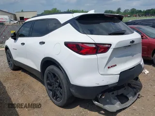 2021 Chevrolet Blazer LT z VIN 3GNKBCRS6MS510688, wystawiony jako IAAI lot #42651746 z przebiegiem 84 794 mil mil oraz . Historia ofert i sprzedaży dostępna na DreamBid. Obrazek 3.