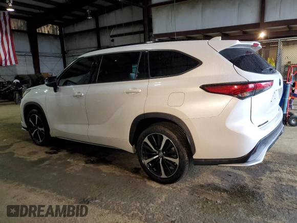 2021 Toyota Highlander XSE with VIN 5TDJZRBH8MS139426, listed as a Copart auction lot 52089635 with 56,251 mi miles and Salvage title. Bid and sale history available at DreamBid. Image 2.