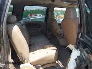 2002 Ford Excursion Limited с VIN 1FMNU42S92EB65675, выставлен на аукционе IAAI как лот 42503068 с пробегом 250 942 миль миль и . История ставок и продаж доступна на DreamBid. Изображение 8.
