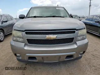 2008 Chevrolet Tahoe 3LT z VIN 1GNFC13008R275028, wystawiony jako Copart lot #62083755 z przebiegiem 196 299 mil mil oraz Czysty tytuł • Clean title. Historia ofert i sprzedaży dostępna na DreamBid. Obrazek 5.