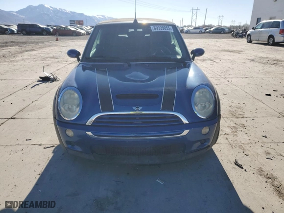 2007 MINI Cooper Convertible S with VIN WMWRH33547TL94410, listed as a Copart auction lot 89339055 with 124,433 mi miles and Salvage Title. Bid and sale history available at carsss.com. Image 5.