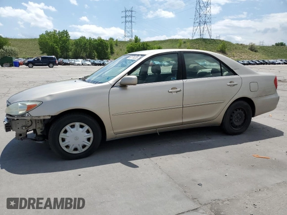 2002 Toyota Camry LE z VIN JTDBE32K620035753, wystawiony jako Copart lot #60176235 z przebiegiem 258 793 mil mil oraz Czysty tytuł • Clean title. Historia ofert i sprzedaży dostępna na DreamBid. Obrazek 1.