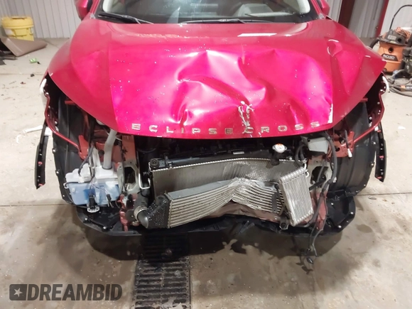 2024 Mitsubishi Eclipse Cross SE z VIN JA4ATWAAXRZ037663, wystawiony jako IAAI lot #41315137 z przebiegiem 23 678 mil mil oraz . Historia ofert i sprzedaży dostępna na DreamBid. Obrazek 6.