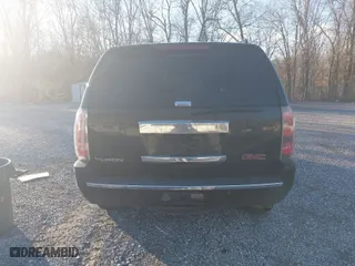 2008 GMC Yukon Denali with VIN 1GKFK63858J134120, listed as a IAAI auction lot 41126138 with 161,794 mi miles. Bid and sale history available at carsss.com. Image 16.