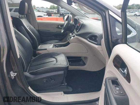 2022 Chrysler Pacifica Hybrid Limited with VIN 2C4RC1S72NR123083, listed as a IAAI auction lot 42623725 with 36,789 mi miles and . Bid and sale history available at DreamBid. Image 5.
