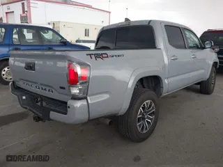 2020 Toyota Tacoma 2WD SR5 with VIN 3TMAZ5CNXLM136698, listed as a IAAI auction lot 41777565 with 53,041 mi miles. Bid and sale history available at carsss.com. Image 4.