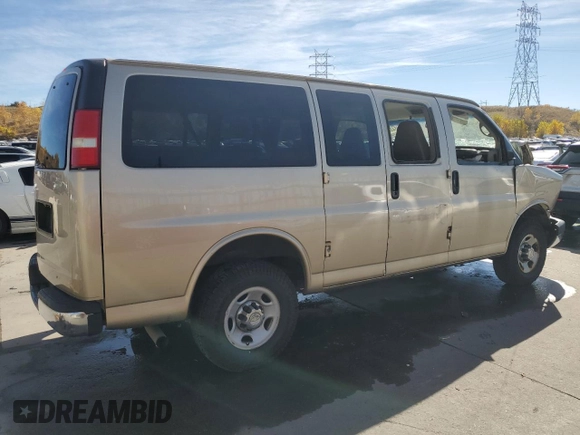 2007 Chevrolet Express Passenger with VIN 1GAHG35U371139158, listed as a Copart auction lot 77185544 with Not provided miles and Salvage title. Bid and sale history available at DreamBid. Image 3.