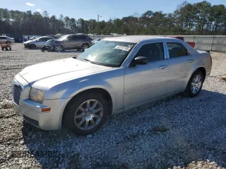 2005 Chrysler 300 with VIN 2C3JA43R55H664546, listed as a Copart auction lot 42572745 with 262,569 mi miles and Salvage Title. Bid and sale history available at carsss.com. Image 1.