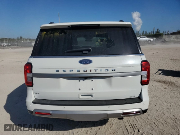 2023 Ford Expedition XLT with VIN 1FMJU1H81PEA51931, listed as a Copart auction lot 44522765 with 19,863 mi miles and Salvage Title. Bid and sale history available at carsss.com. Image 6.