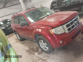 2008 Ford Escape XLT с VIN 1FMCU03108KB78928, выставлен на аукционе IAAI как лот 41718180 с пробегом 111 686 миль миль и . История ставок и продаж доступна на DreamBid. Изображение 1.