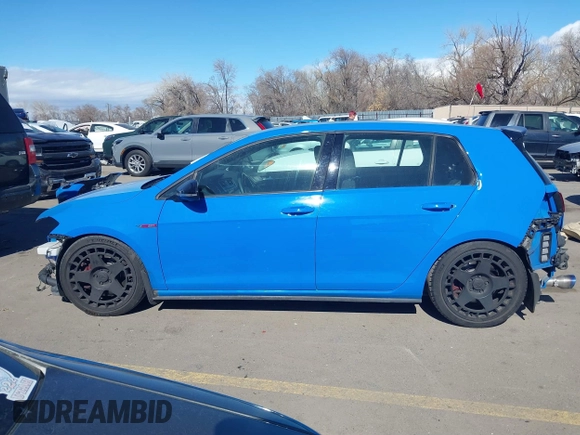2019 Volkswagen GTI S с VIN 3VW5T7AU6KM015834, выставлен на аукционе IAAI как лот 41654449 с пробегом 81 182 миль миль и . История ставок и продаж доступна на DreamBid. Изображение 15.