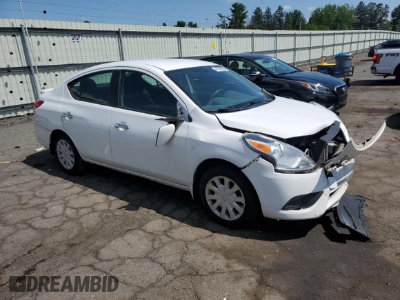 2016 Nissan Versa SV z VIN 3N1CN7AP9GL891389, wystawiony jako Copart lot #64146755 z przebiegiem 84 995 mil mil oraz Szkoda całkowita • Salvage title. Historia ofert i sprzedaży dostępna na DreamBid. Obrazek 4.