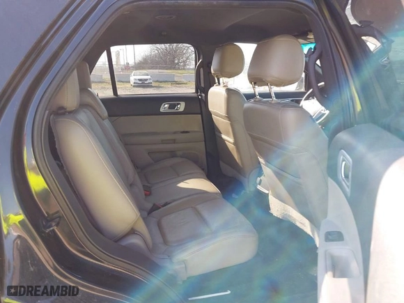 2014 Ford Explorer XLT with VIN 1FM5K7D90EGA20681, listed as a IAAI auction lot 41751453 with 193,709 mi miles. Bid and sale history available at carsss.com. Image 8.