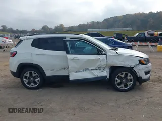 2019 Jeep Compass Limited with VIN 3C4NJCCBXKT676236, listed as a IAAI auction lot 40678393 with 74,532 mi miles. Bid and sale history available at carsss.com. Image 13.