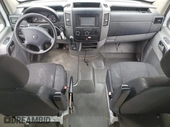 2009 Freightliner Sprinter z VIN WDYPF4AC995428926, wystawiony jako Copart lot #44266745 z przebiegiem 178 136 mil mil oraz Tytuł czysty. Historia ofert i sprzedaży dostępna na DreamBid. Obrazek 8.