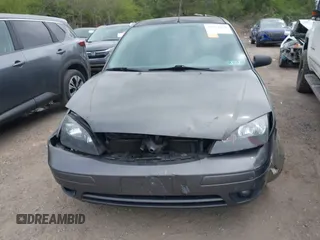 2005 Ford Focus S with VIN 1FAFP34N65W246882, listed as a IAAI auction lot 41894030 with 289,678 mi miles. Bid and sale history available at carsss.com. Image 6.