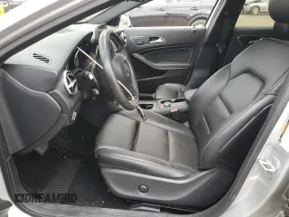2017 Mercedes-Benz GLA 250 z VIN WDCTG4GB0HJ327148, wystawiony jako Copart lot #49486265 z przebiegiem Nie podano mil oraz Szkoda całkowita • Salvage title. Historia ofert i sprzedaży dostępna na DreamBid. Obrazek 7.