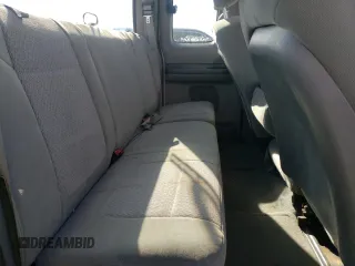 2003 Ford Super Duty F-250 XL with VIN 1FTNX21P23EC77975, listed as a Copart auction lot 86924984 with 2,011,188 mi miles and Clean Title. Bid and sale history available at carsss.com. Image 10.
