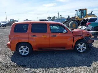 2006 Chevrolet HHR LT z VIN 3GNDA23PX6S558403, wystawiony jako IAAI lot #41881216 z przebiegiem 155 307 mil mil oraz . Historia ofert i sprzedaży dostępna na DreamBid. Obrazek 14.