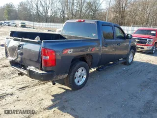 2010 Chevrolet Silverado 1500 LT with VIN 3GCRKSEA6AG173307, listed as a IAAI auction lot 41389967 with 192,155 mi miles. Bid and sale history available at carsss.com. Image 4.