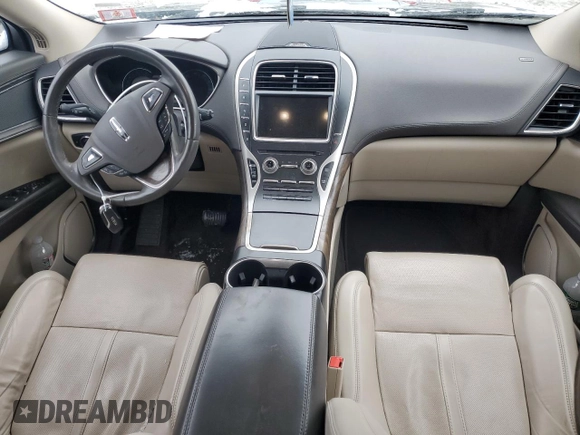 2017 Lincoln MKX Reserve with VIN 2LMPJ8LP8HBL38159, listed as a Copart auction lot 88976515 with 83,205 mi miles and Salvage title. Bid and sale history available at DreamBid. Image 8.