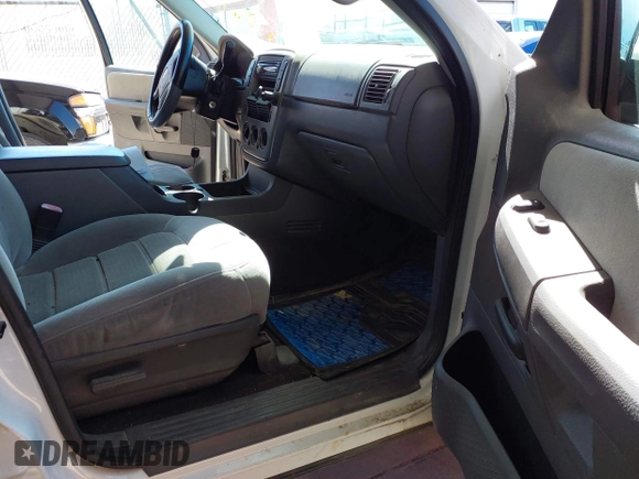 2005 Ford Explorer XLT с VIN 1FMZU63K75ZA02189, выставлен на аукционе IAAI как лот 41390591 с пробегом 225 627 миль миль и . История ставок и продаж доступна на DreamBid. Изображение 5.
