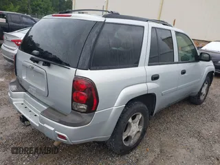 2007 Chevrolet TrailBlazer LS with VIN 1GNDS13S272136506, listed as a IAAI auction lot 42203854 with 362,565 mi miles and . Bid and sale history available at DreamBid. Image 4.
