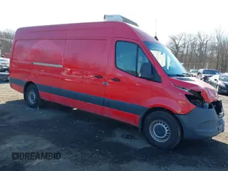 2021 Mercedes-Benz Sprinter Cargo with VIN W1Y4ECHY4MT070552, listed as a IAAI auction lot 41720548 with 110,401 mi miles. Bid and sale history available at carsss.com. Image 1.