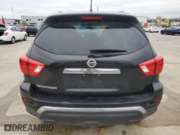 2018 Nissan Pathfinder S z VIN 5N1DR2MNXJC610928, wystawiony jako Copart lot #44451385 z przebiegiem 140 070 mil mil oraz Szkoda całkowita • Salvage title. Historia ofert i sprzedaży dostępna na DreamBid. Obrazek 6.