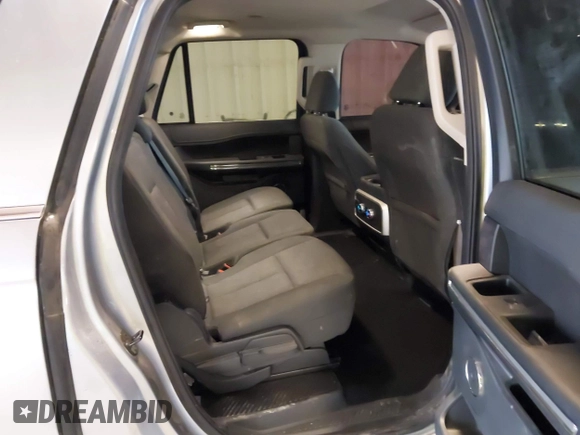 2024 Ford Expedition Max XLT with VIN 1FMJK1J88REA58426, listed as a IAAI auction lot 42381012 with 4,989 mi miles and . Bid and sale history available at DreamBid. Image 8.