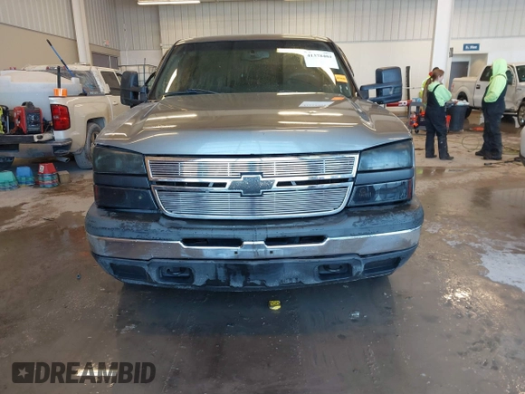 2006 Chevrolet Silverado 1500 Work Truck with VIN 1GCEC19X76Z300027, listed as a IAAI auction lot 41378404 with 171,637 mi miles. Bid and sale history available at carsss.com. Image 13.