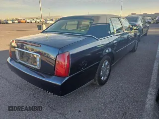 2004 Cadillac DeVille z VIN 1G6KD54Y64U133194, wystawiony jako Copart lot #82262914 z przebiegiem 148 721 mil mil oraz Czysty tytuł • Clean title. Historia ofert i sprzedaży dostępna na DreamBid. Obrazek 4.