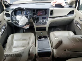2018 Toyota Sienna XLE Auto Access Seat with VIN 5TDYZ3DC7JS939921, listed as a Copart auction lot 61387455 with 162,349 mi miles and Clean title. Bid and sale history available at DreamBid. Image 8.