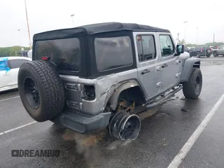 2018 Jeep Wrangler Unlimited Sport S с VIN 1C4HJXDN1JW145240, выставлен на аукционе IAAI как лот 42225470 с пробегом 31 398 миль миль и . История ставок и продаж доступна на DreamBid. Изображение 4.