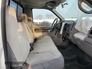 2000 Ford Super Duty F-250 XL with VIN 1FTNF21F7YEA97991, listed as a Copart auction lot 54577544 with 82,036 mi miles and Salvage Title. Bid and sale history available at carsss.com. Image 10.