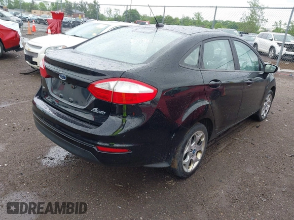2018 Ford Fiesta SE z VIN 3FADP4BJ0JM104163, wystawiony jako IAAI lot #42306860 z przebiegiem 45 992 mil mil oraz . Historia ofert i sprzedaży dostępna na DreamBid. Obrazek 4.