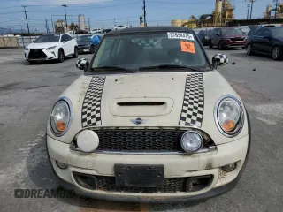 2013 MINI Hardtop S with VIN WMWSV3C51DT394368, listed as a Copart auction lot 57654475 with 86,136 mi miles and Clean Title. Bid and sale history available at DreamBid. Image 5.