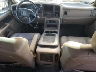 2004 Chevrolet Avalanche Z71 with VIN 3GNEK12T74G282207, listed as a Copart auction lot 73114084 with 205,688 mi miles and Salvage Title. Bid and sale history available at carsss.com. Image 8.