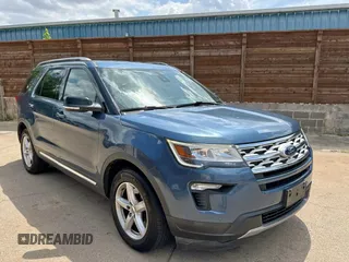 2018 Ford Explorer XLT z VIN 1FM5K7DH0JGC23068, wystawiony jako Copart lot #63926375 z przebiegiem 112 233 mil mil oraz Czysty tytuł • Clean title. Historia ofert i sprzedaży dostępna na DreamBid. Obrazek 1.