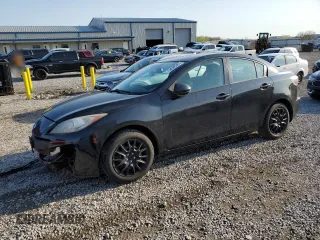 2012 Mazda 3 i Sport z VIN JM1BL1UG9C1513307, wystawiony jako Copart lot #52688985 z przebiegiem 236 852 mil mil oraz Szkoda całkowita • Salvage title. Historia ofert i sprzedaży dostępna na DreamBid. Obrazek 1.