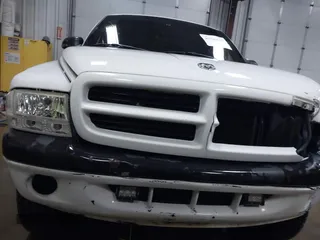 1998 Dodge Dakota SLT with VIN 1B7GG22Y1WS637629, listed as a IAAI auction lot 41781675 with 181,590 mi miles. Bid and sale history available at carsss.com. Image 13.