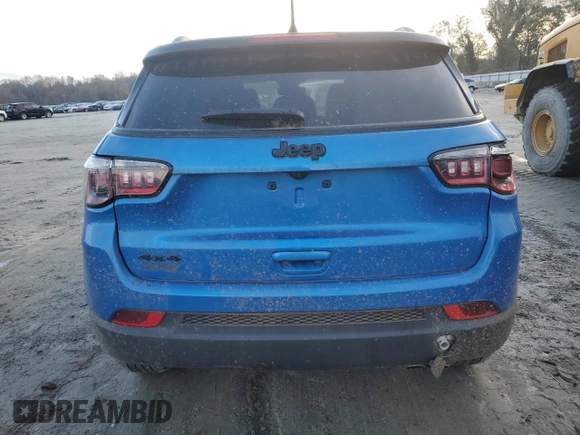 2022 Jeep Compass Altitude with VIN 3C4NJDBB4NT226402, listed as a Copart auction lot 79395314 with 10,981 mi miles and Salvage Title. Bid and sale history available at carsss.com. Image 6.