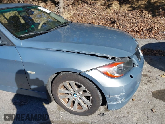 2006 BMW 3 Series 325xi with VIN WBAVD13576KV09164, listed as a IAAI auction lot 40558363 with 148,819 mi miles. Bid and sale history available at carsss.com. Image 12.