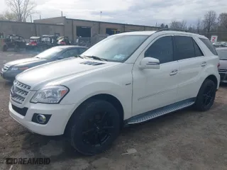 2011 Mercedes-Benz M-Class ML 350 BlueTEC with VIN 4JGBB2FB7BA701618, listed as a IAAI auction lot 42071314 with 161,208 mi miles. Bid and sale history available at carsss.com. Image 2.